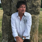 Alex De.